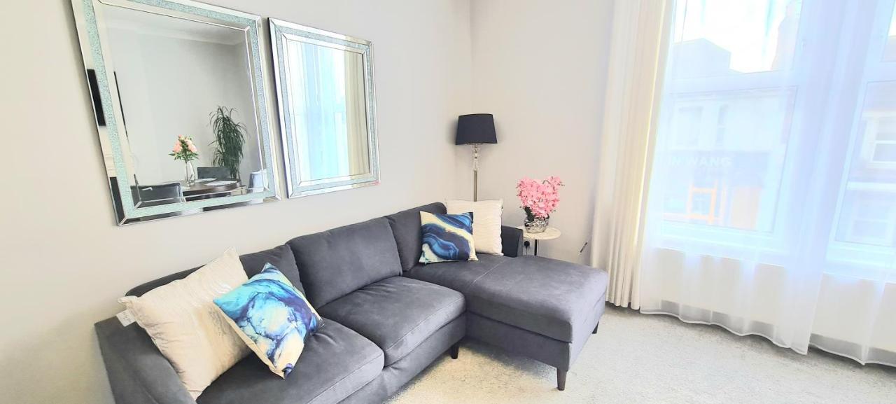 Spacious 3 Bed Flat Near The Sea With Parking Борнмът Екстериор снимка