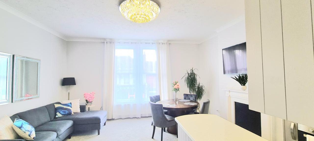 Spacious 3 Bed Flat Near The Sea With Parking Борнмът Екстериор снимка